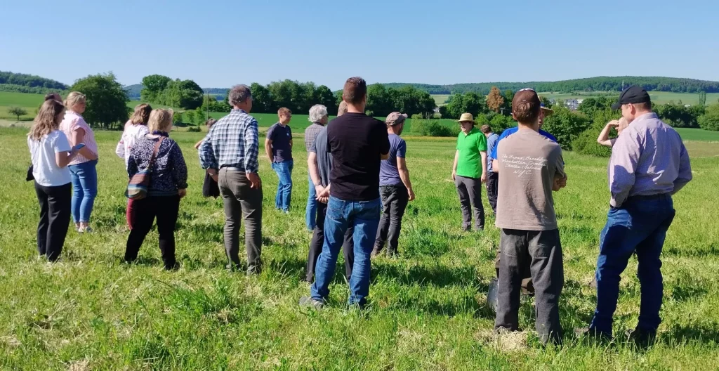 Exkursion zum Ökoanbaubetrieb Hof Eselsmühle im Rahmen der Fachinformationsveranstaltung in Rauischholzhausen
