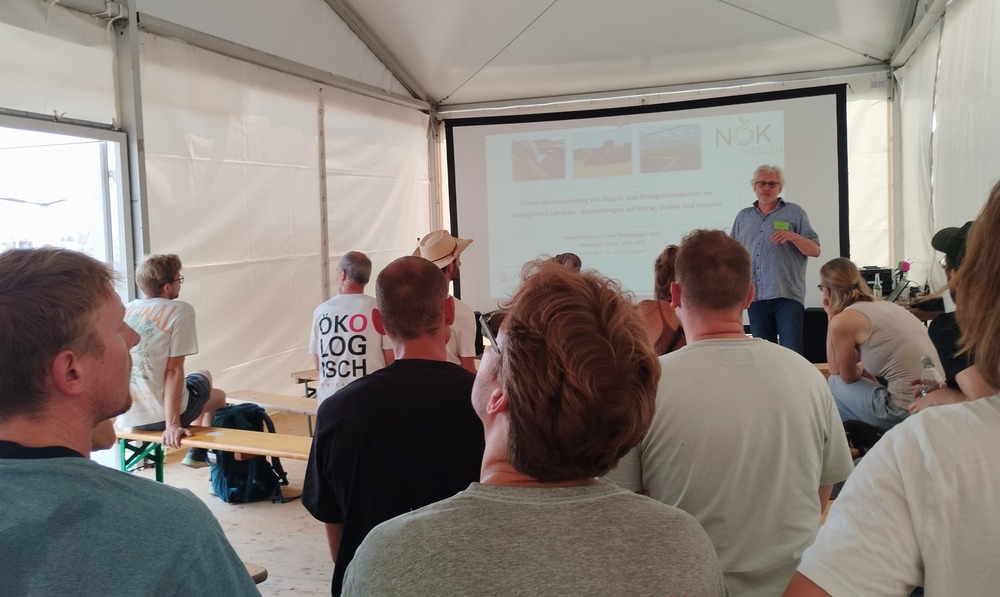 Dieses Bild hat ein leeres Alt-Attribut. Der Dateiname ist OeFT-2025-Vortrag-Ralf-Gottschall.jpg